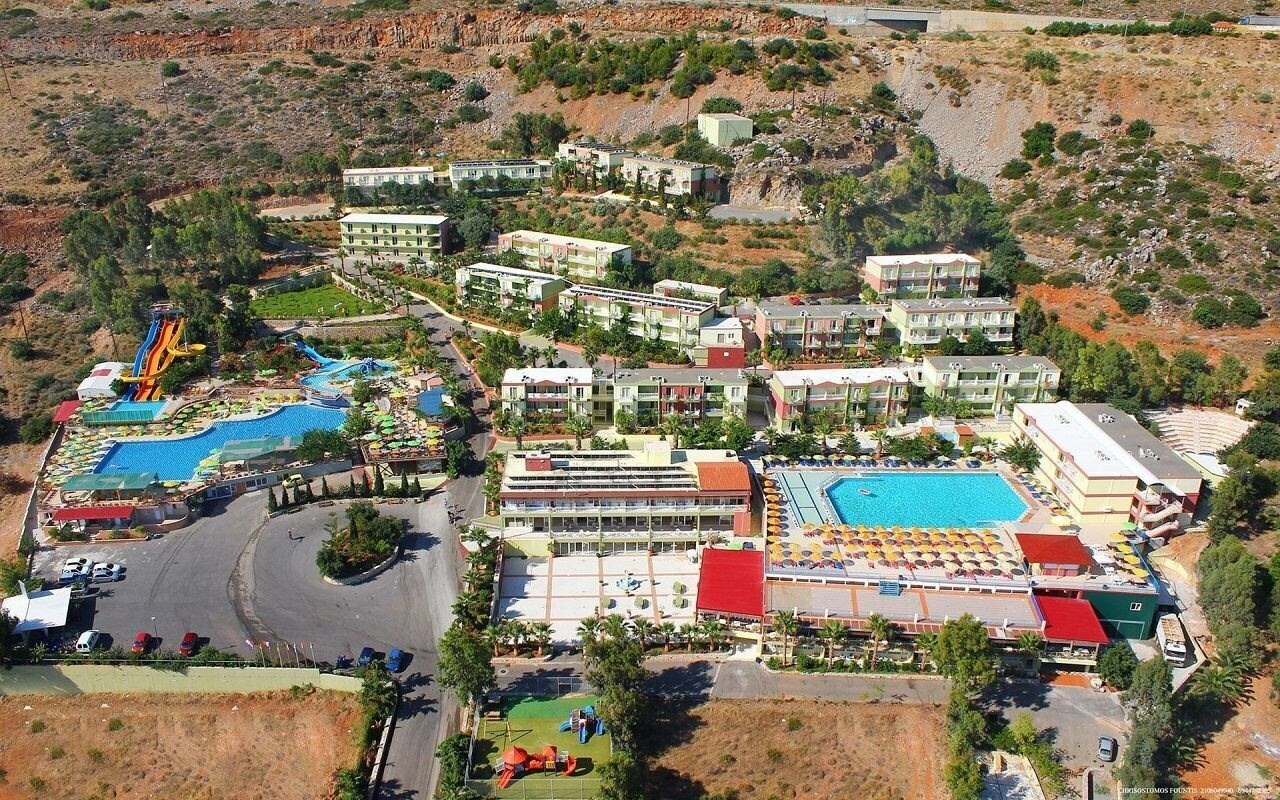 Отель Aqua Sun Village & Water Park Hotel 4*